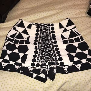 NEVER WORN SHORTS